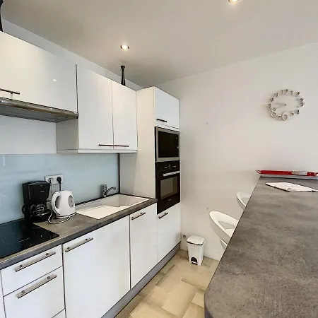 Apartment Gray D Albion Thi235 *